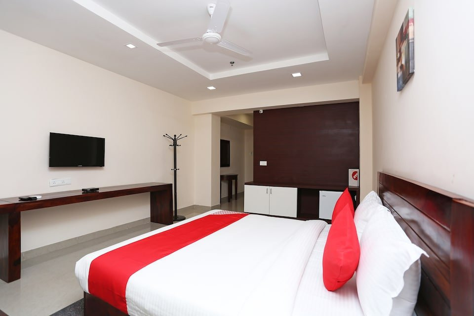 Capital O 18826 Hotel Emerald主图