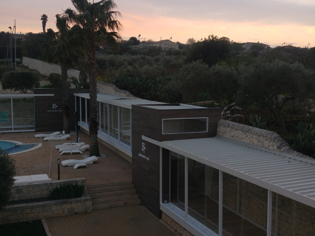 皮尔特尼尔度假酒店主图