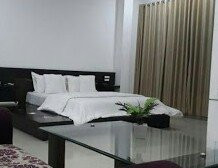 The Milan Executive主图