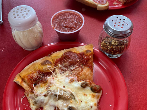 Christina's Pizza & Subs主图