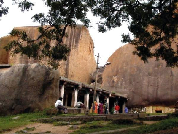 Chandravalli Caves景点图片