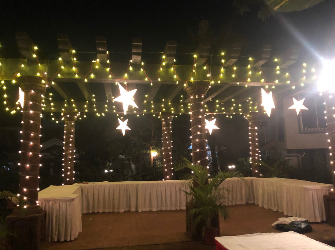 蓝色阿尔贡酒店主图