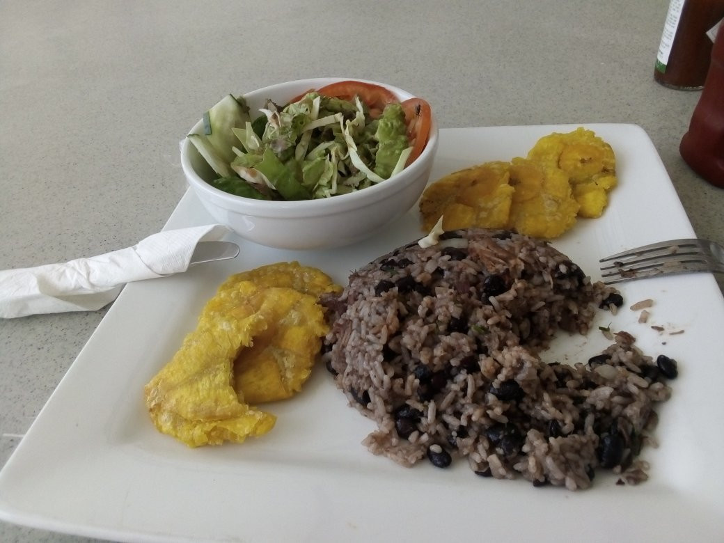 Marina Hotel at Shelter Bay主图