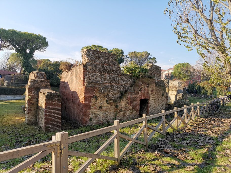 Rivabella旅游景点-Mura Malatestiane