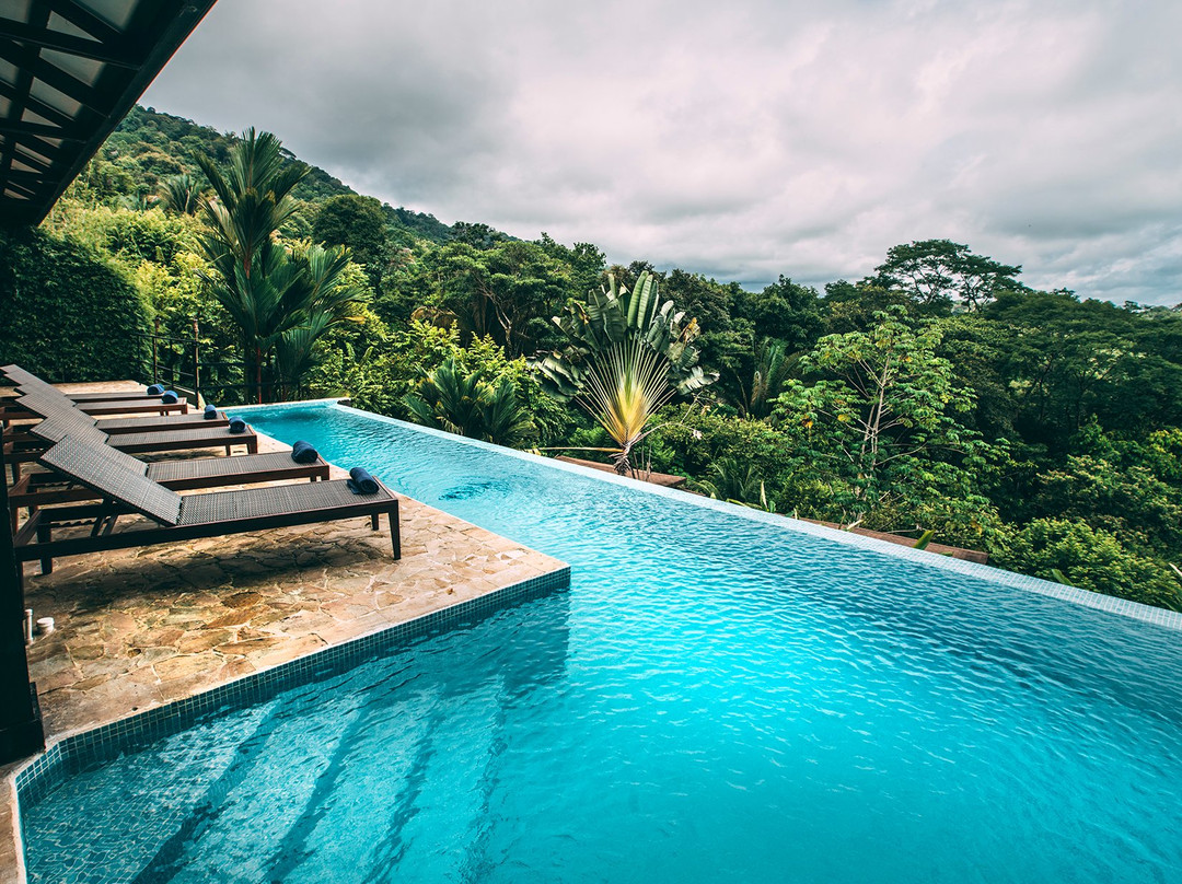 Tiki Villas Rainforest Lodge & Spa主图