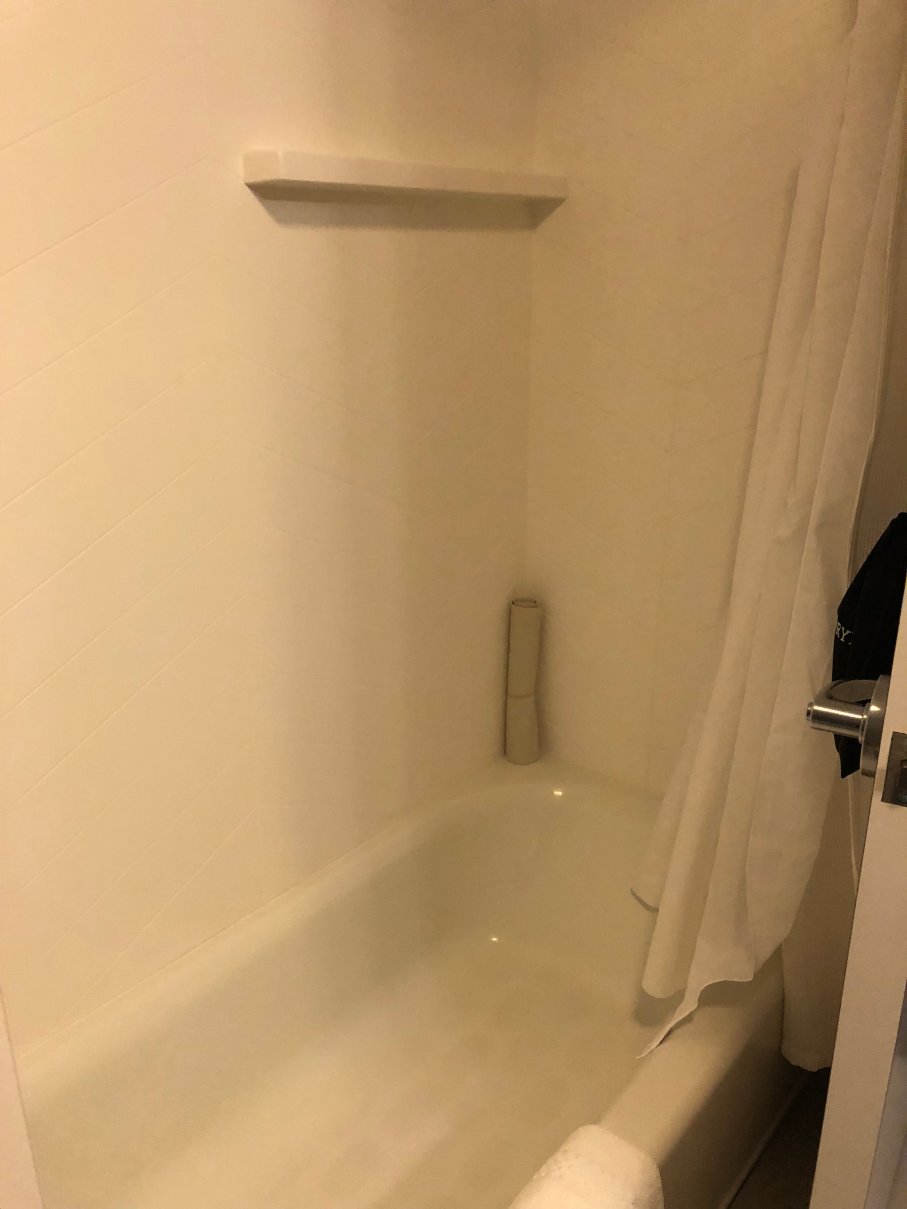 基洛纳万枫酒店及套房-浴室