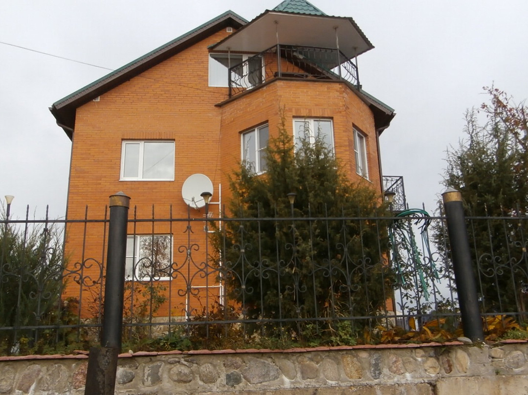 Lubov Hotel