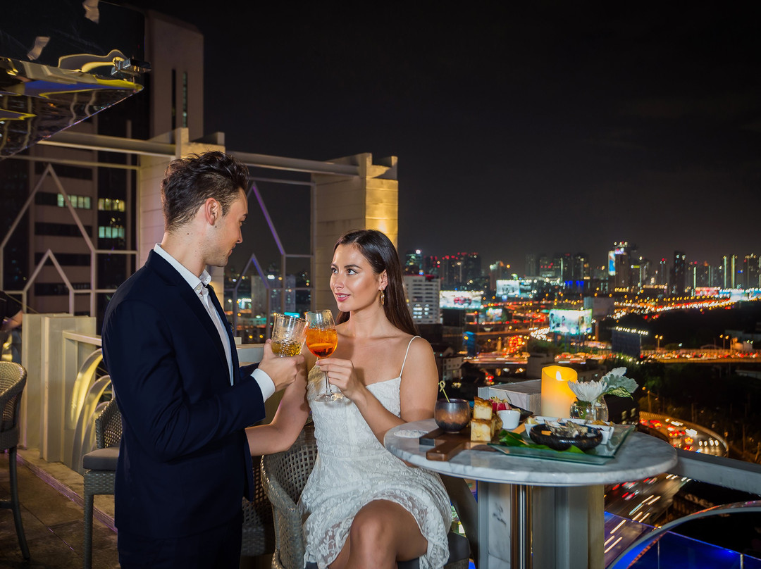 บาราคูด้า รูฟท็อปบาร์