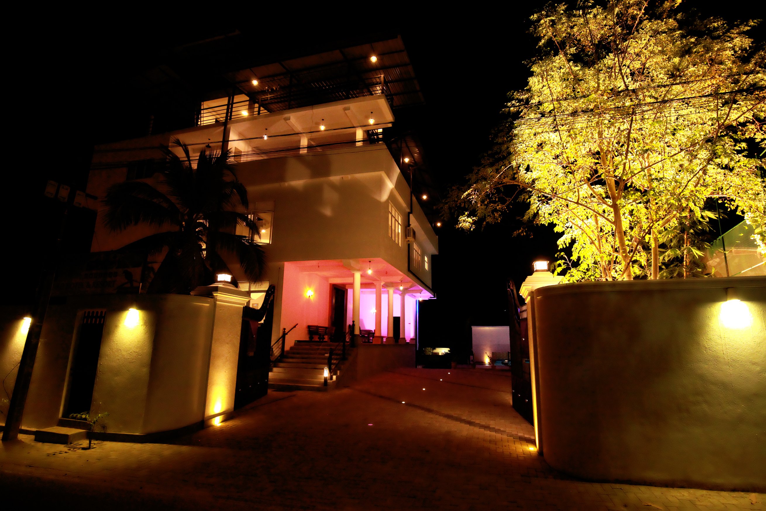 Lavenro Hotel & Resort-官方
