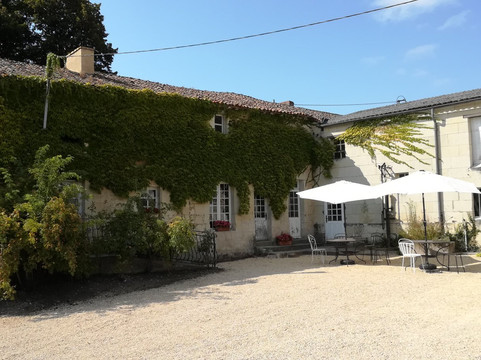 Domaine de l'Enchantoir-Le Puy-Notre-Dame必去景点