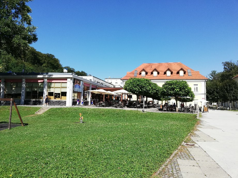 Rogaska Slatina餐馆和美食-Central Cafe Rogaška Slatina