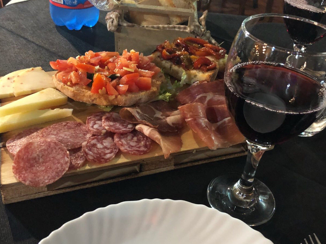 蒙特西尔瓦诺餐馆和美食-La Nostra Trattoria