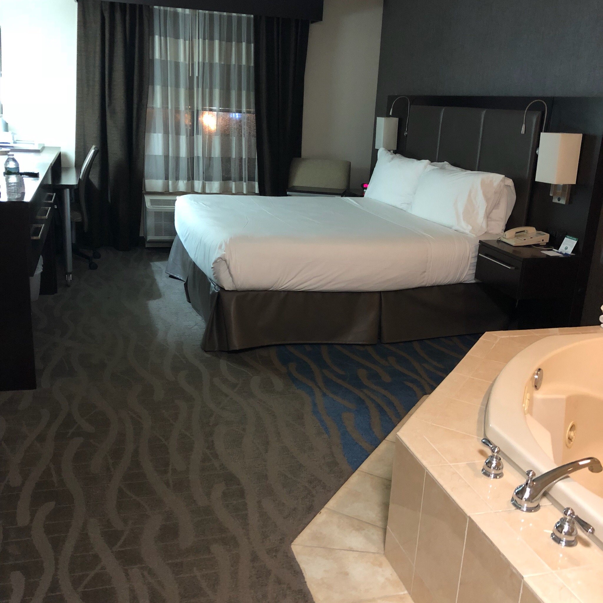Holiday Inn Express & Suites Meadowlands Area By IHG-官方