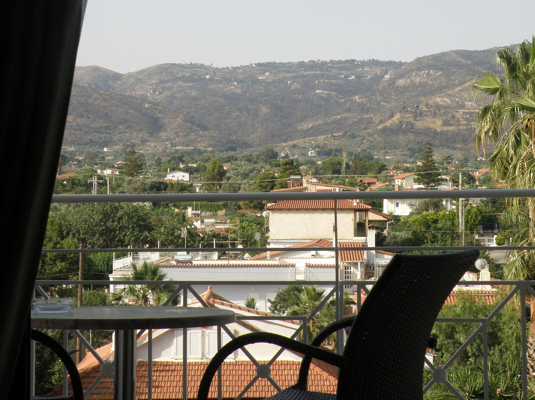 Calamos Beach Family Club Hotel主图