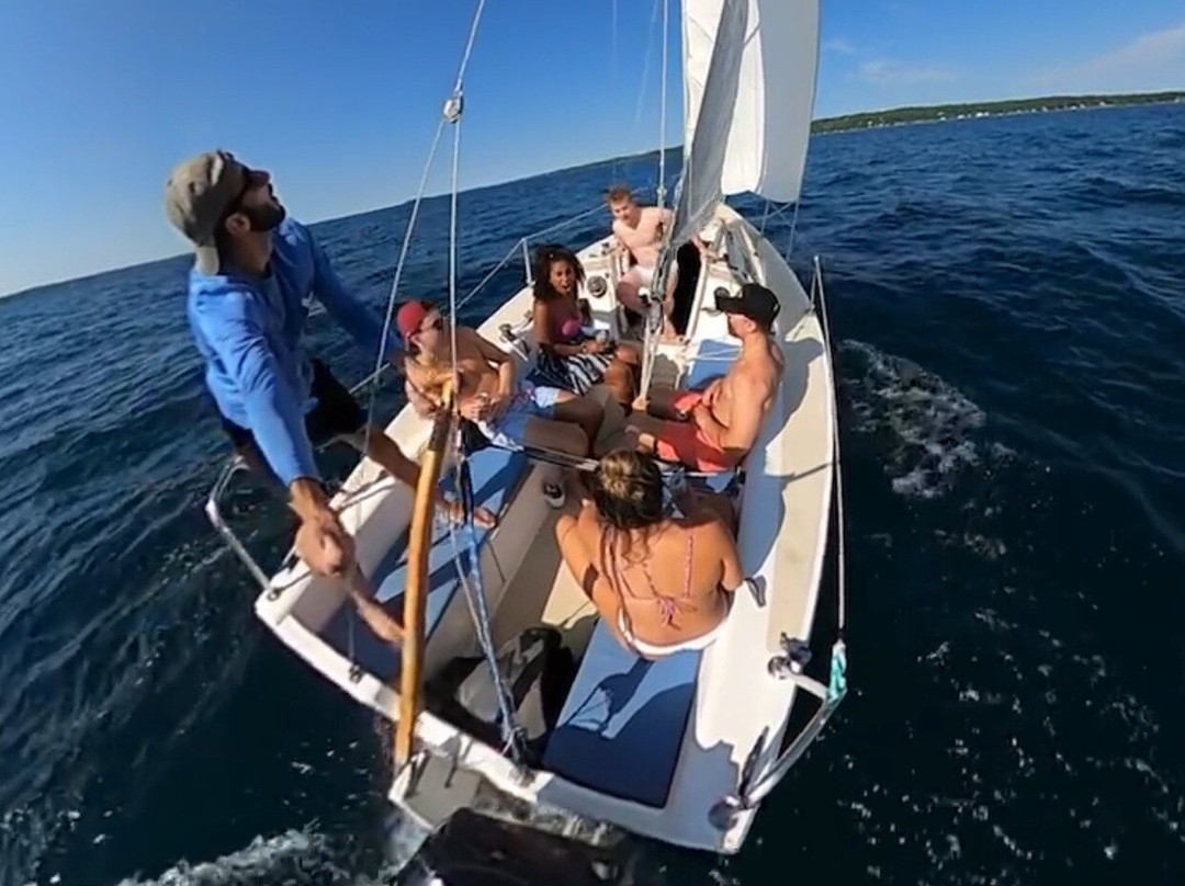 Sailing West Bay-特拉弗斯城必去景点
