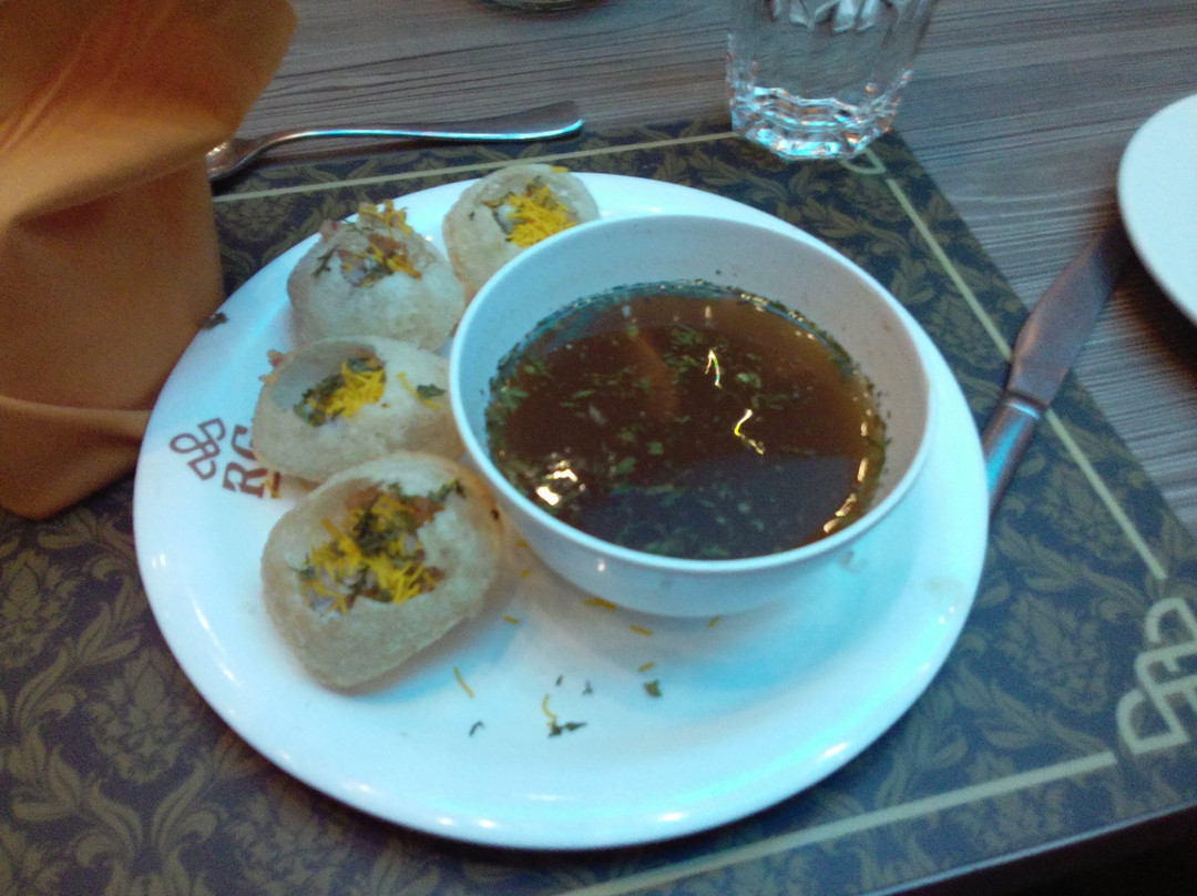 RG Royal Hotel主图