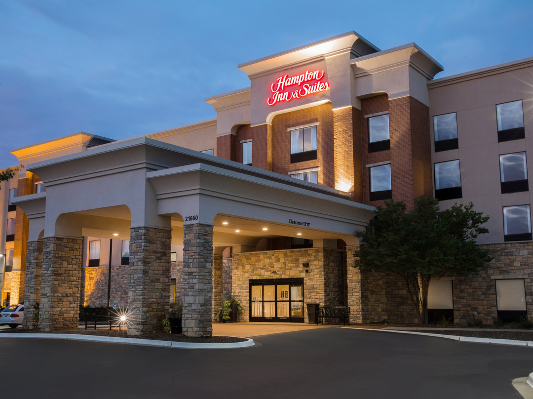 Hampton Inn & Suites Chicago Deer Park主图