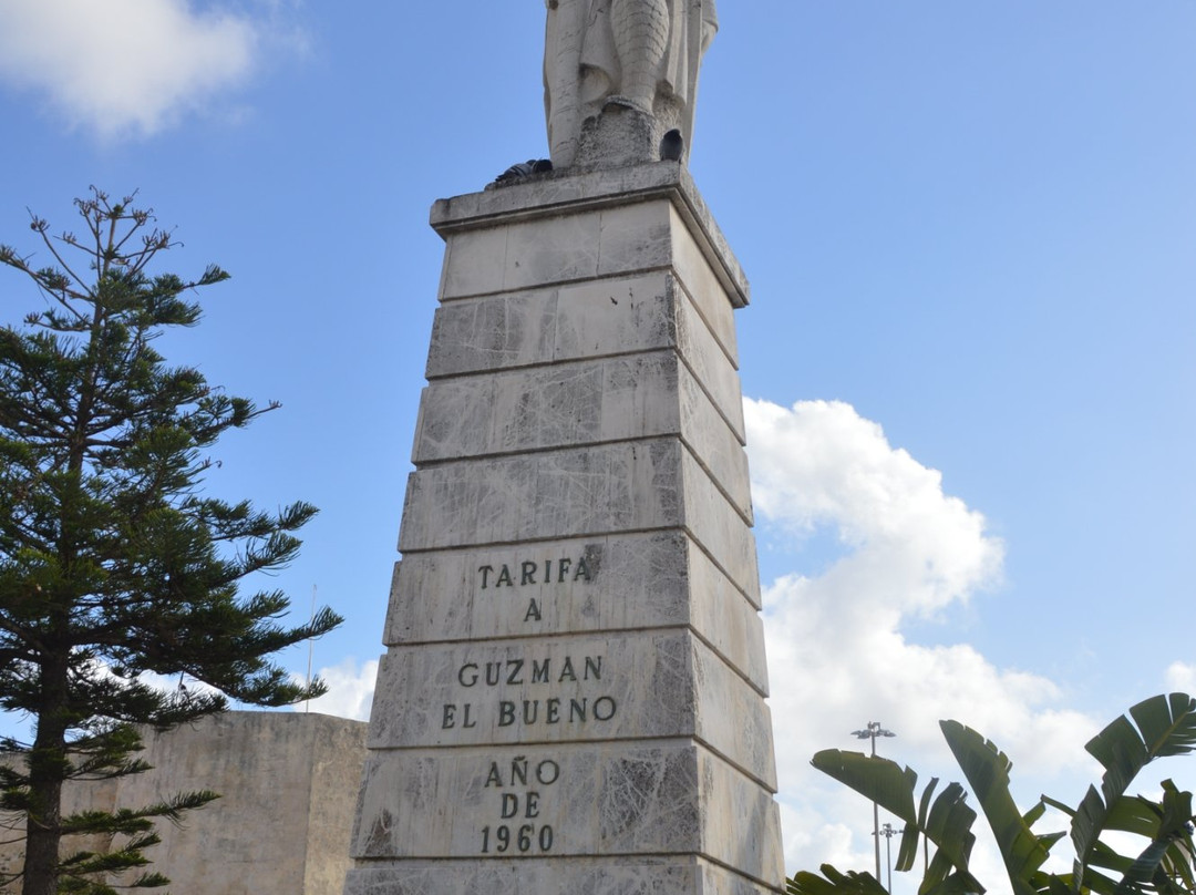 Monumento a Guzman El Bueno-塔里法必去景点