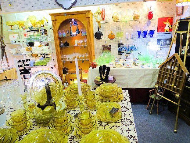 Blue Bike Antiques and Gifts景点图片