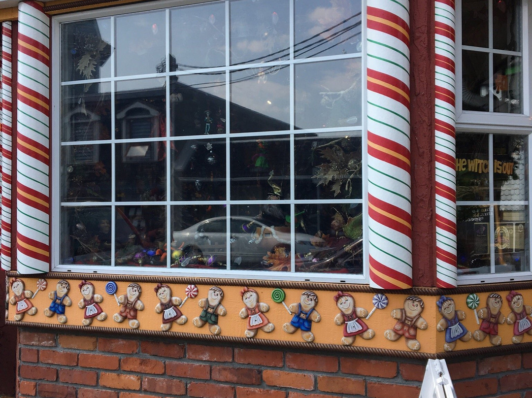 Hansel and Gretel's Candy Company景点图片