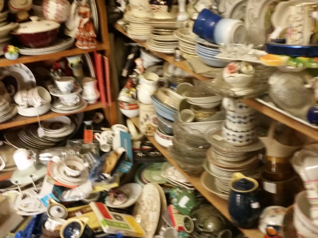 Knicks Knacks Antiques Emporium-Sutton-on-Sea必去景点