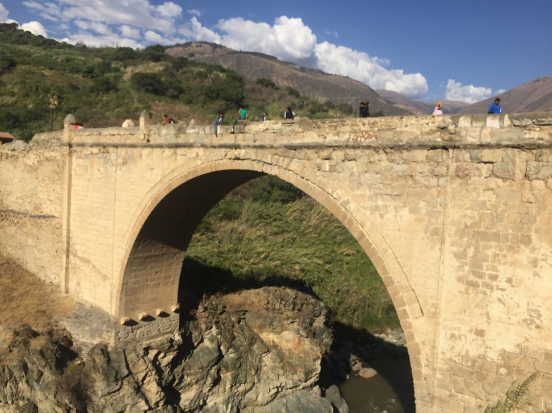 Puente colonial Pachachaca-Abancay必去景点