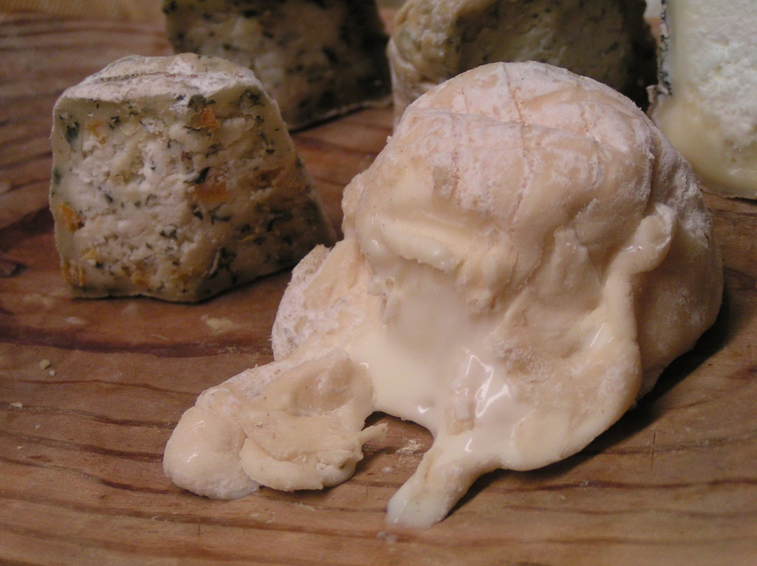 Chevrerie De La Closette-Thones必去景点