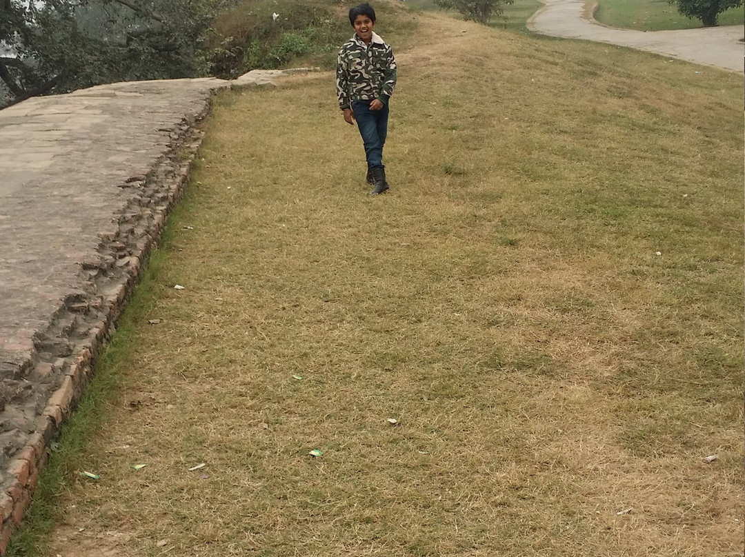 Shahi Qila-江布尔必去景点