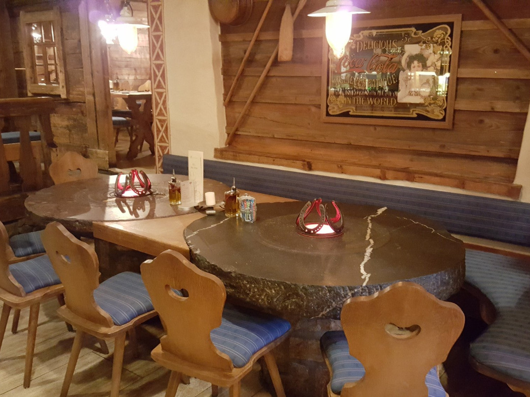 Salouf餐馆和美食-Pizzeria Allegra