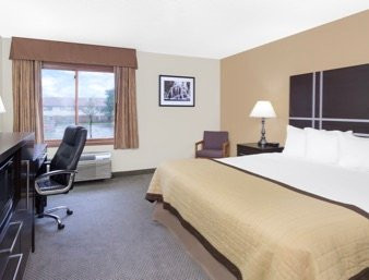 De Pere酒店住宿-Baymont by Wyndham Green Bay