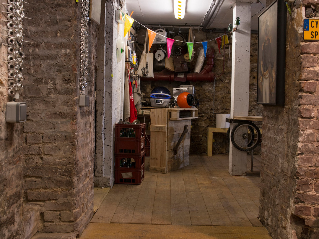 LA BOUTIQUE DU FUTUR景点图片