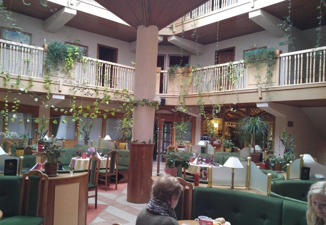 Atrium Hotel主图