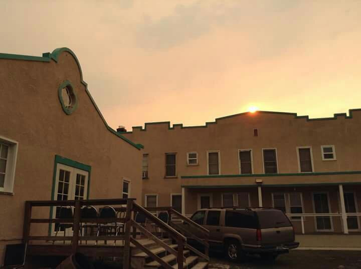 Symes Hot Springs Hotel主图