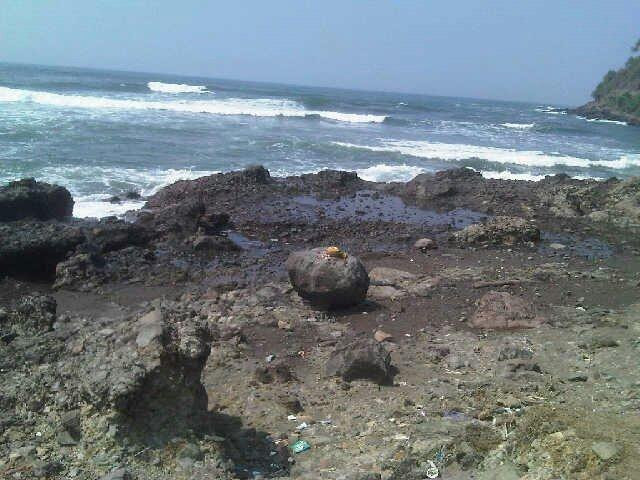 Karang Bolong Beach景点图片