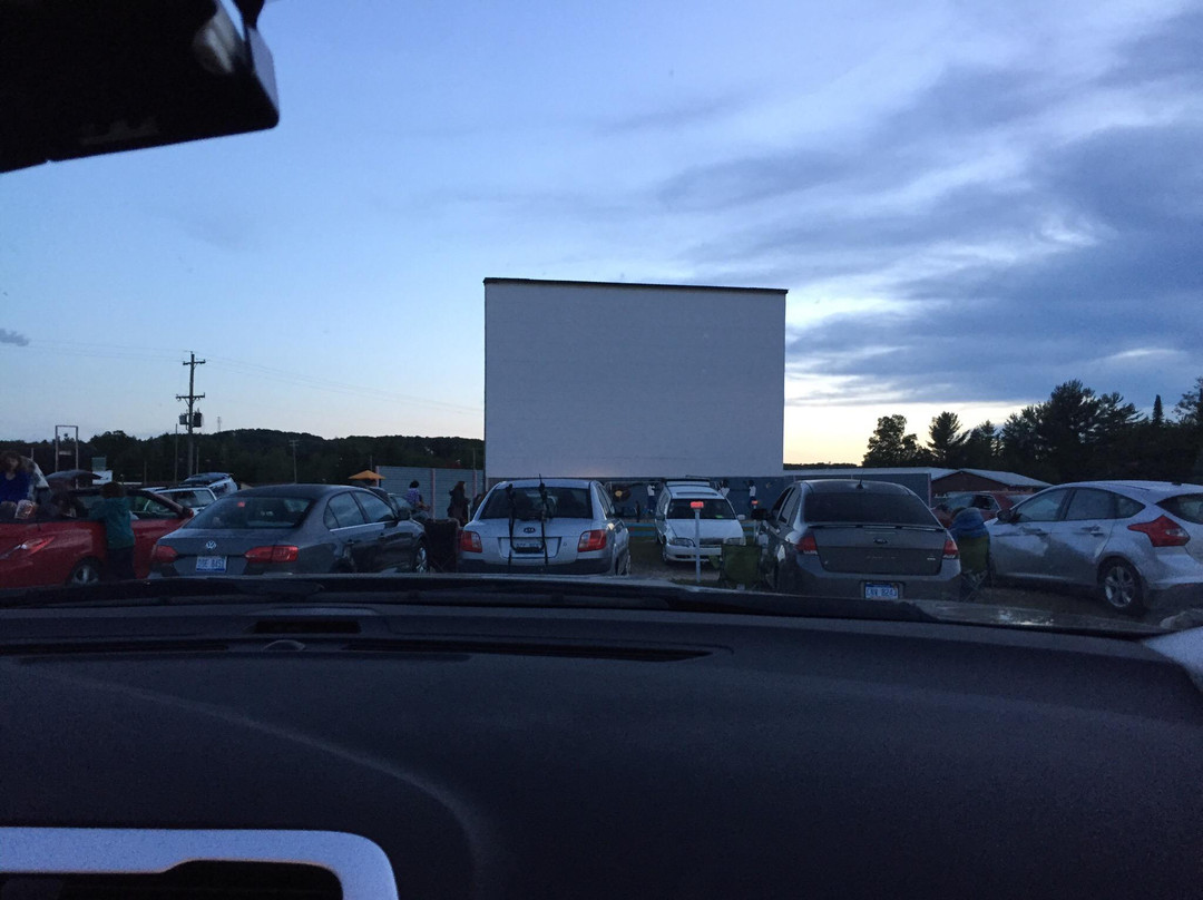 Cherry Bowl Drive-In Theatre景点图片