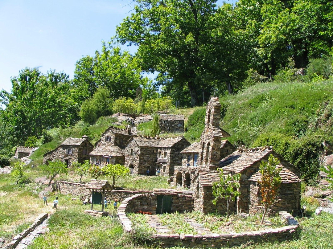 Le ron des fades village miniature景点图片