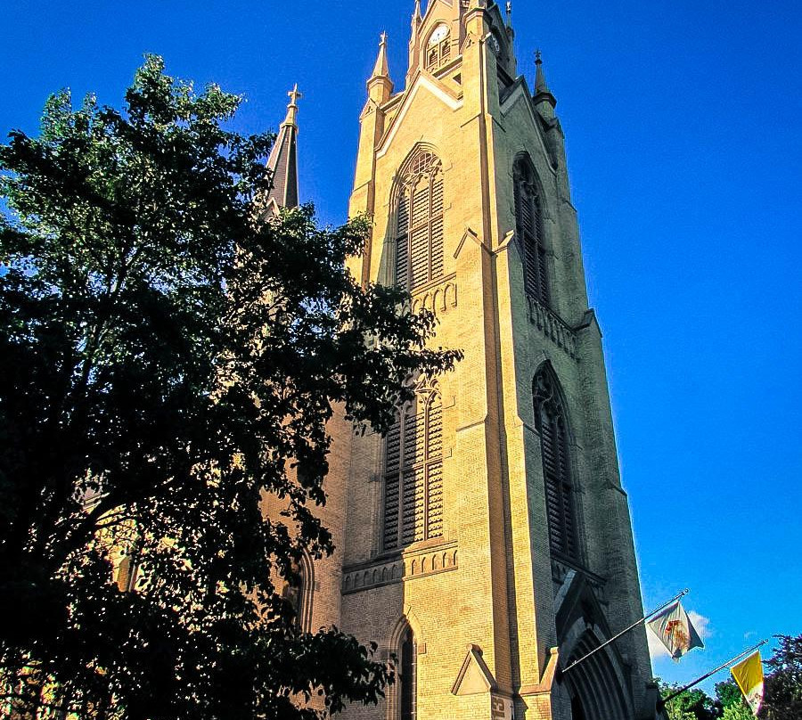 Basilica of the Sacred Heart-Notre Dame必去景点