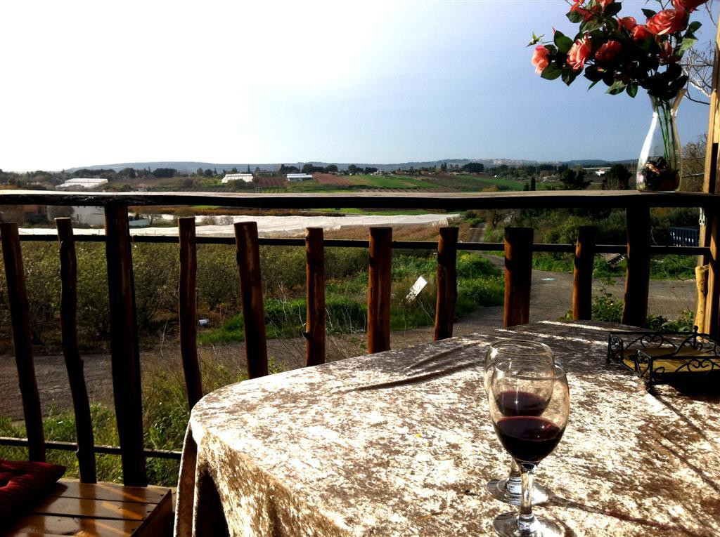 Bamerkaz-Givat Ada必去景点