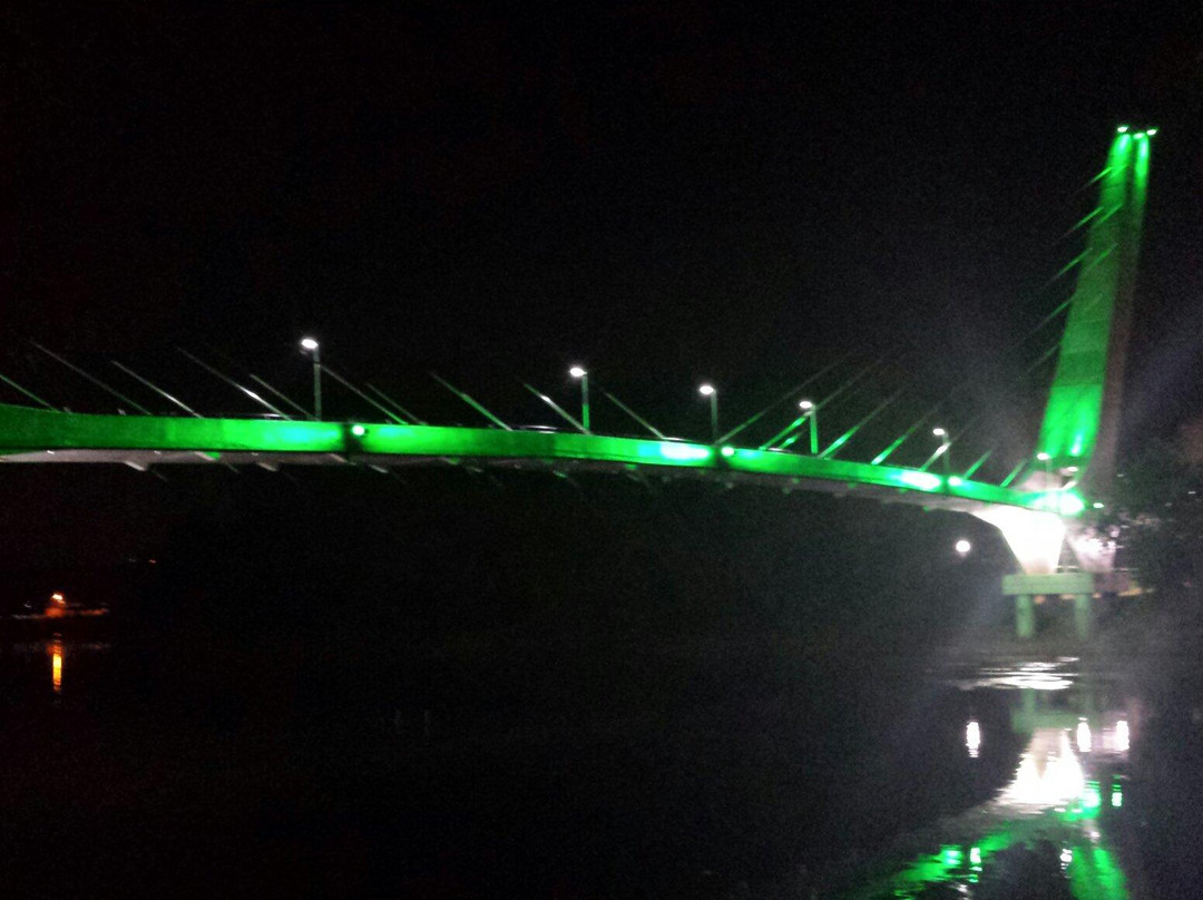 Parque da Rua do Porto-皮拉西卡巴必去景点