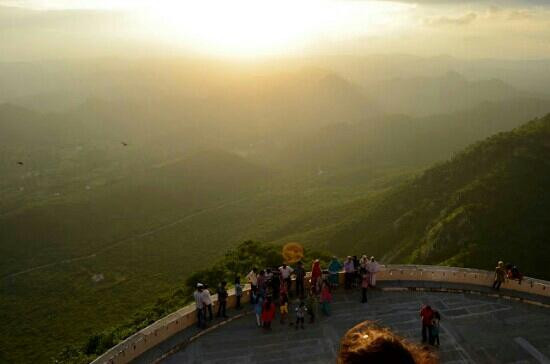 Sajjangarh Monsoon Palace景点图片