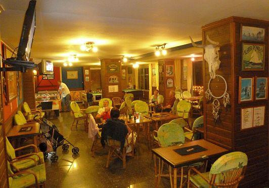 Paco's CRAZY HORSE BAR.-Ca'n Picafort必去景点