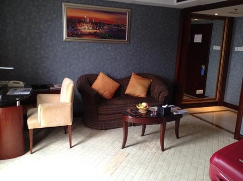 嘉逸皇冠酒店主图