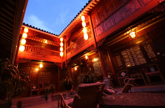 丽江阳光纳里连锁客栈水灵居别墅酒店和家院主图