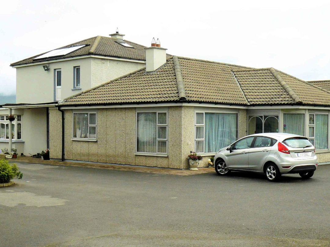 Hillview Farmhouse