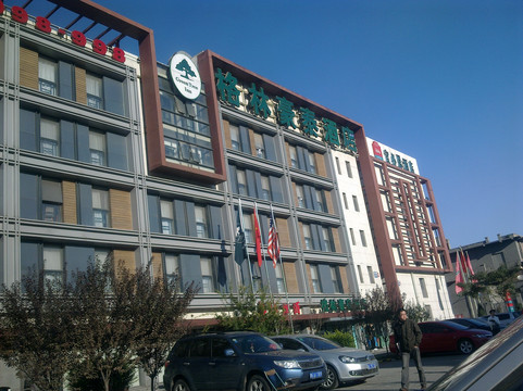 格林豪泰天津华苑科园商务酒店主图