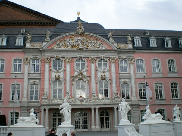 Kurfürstliches Palais-特里尔必去景点