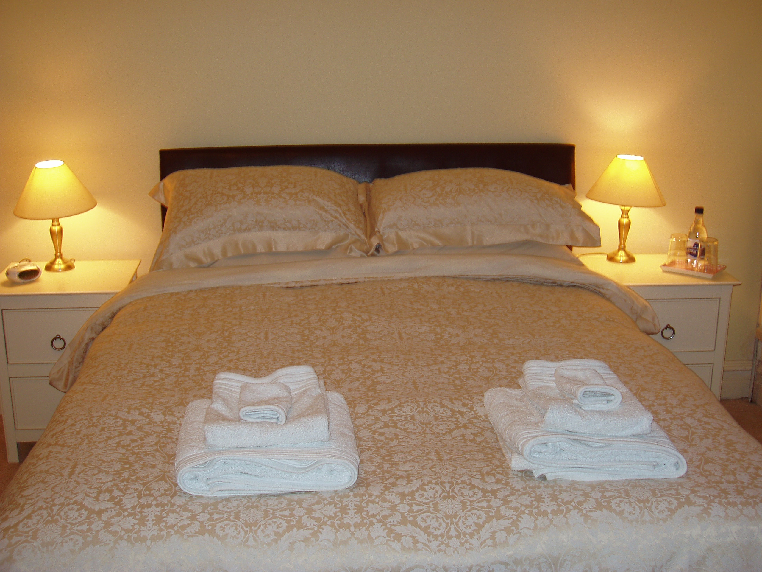 Cheriton House-客卧