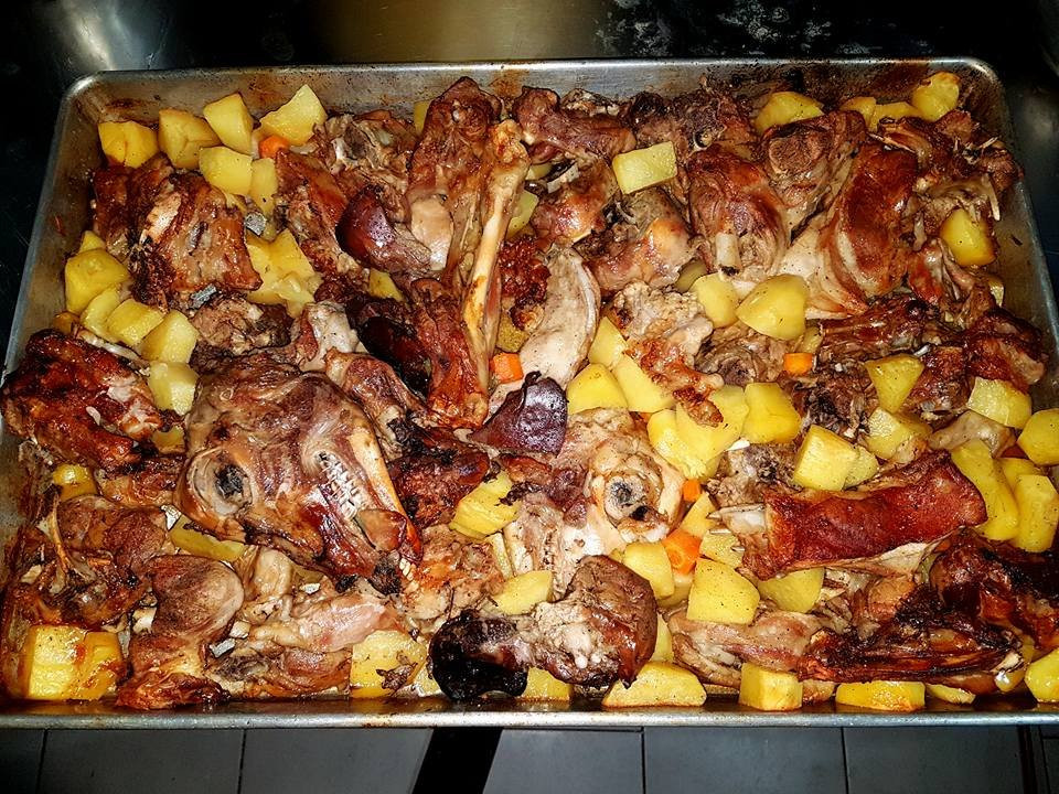 Maneza e Re餐馆和美食-Bar Restorant Gjelberimi