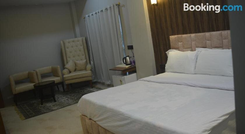 Maharaja Hotel & Banquet