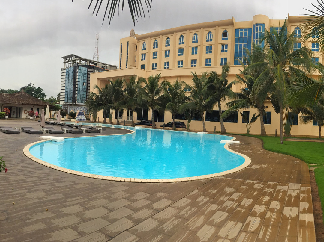 普拉吉阿扎莱酒店主图